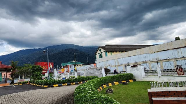 Photo 2 by IMRAN JONATHAN EDWARD P. (11/10/24)