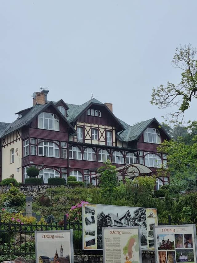 Photo 1 by lavi S. (6/7/24)