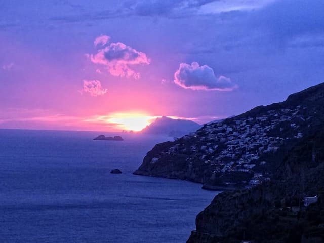 Photo 2 by Elisabeth B. (10/29/25)