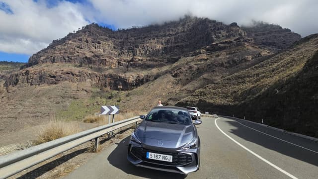 Photo 4 by Ostorhazi L. (11/12/25)