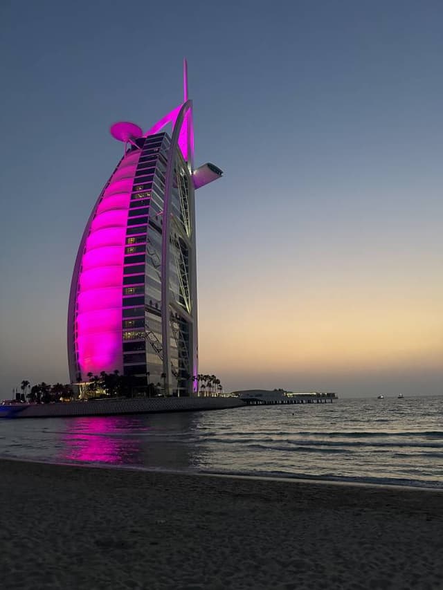 Photo by MEHMET O. (4/27/24)