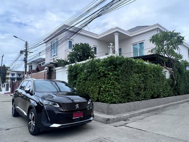 Photo 1 by Sin W. (8/7/23)