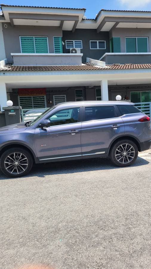 Photo by FATT HING L. (4/30/25)