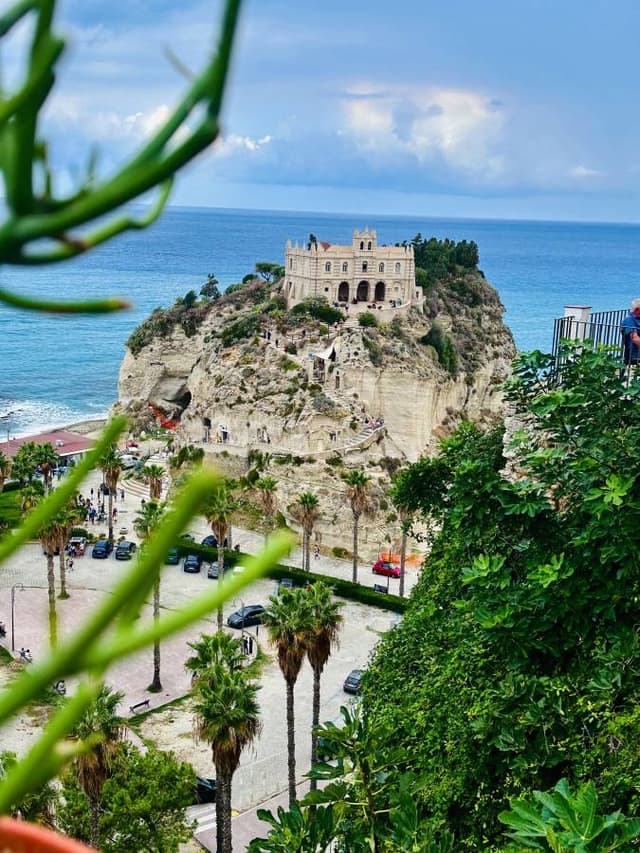 Photo 4 by Paul U. (11/1/24)