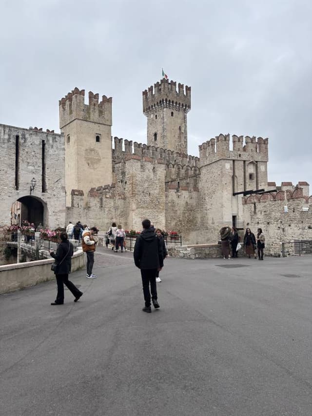 Photo 6 by Krzysztof P. (11/6/25)