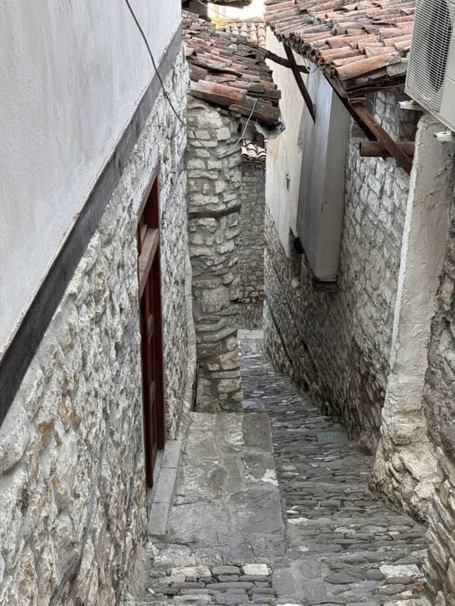 Photo 3 by Roberto G. (6/25/25)