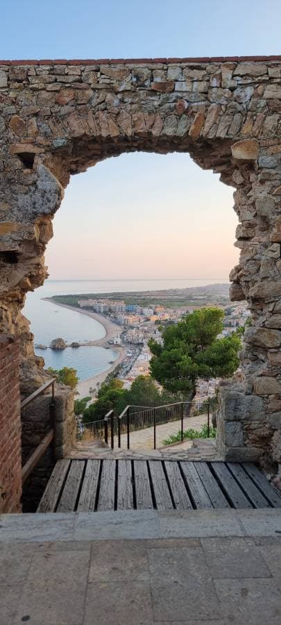 Photo 6 by Huw Eurwyn H. (7/20/24)