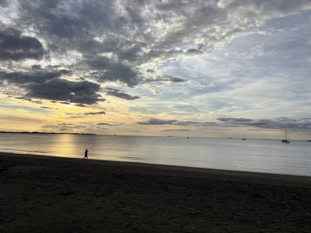 Photo 4 by Richard Y. (10/5/25)