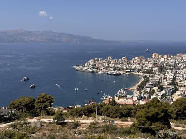 Photo 5 by Roberto G. (6/25/25)