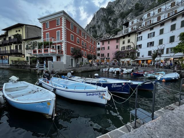 Photo 2 by Mariusz D. about hiring a Citroen C3 in Milan (26/08/23)