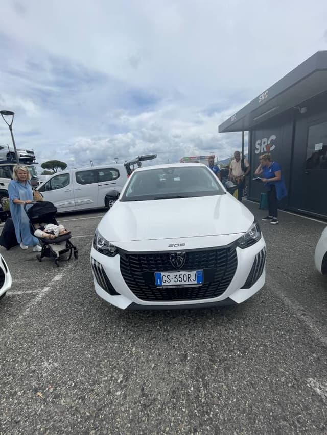 Photo by Thomas A. about renting a Citroen C3 in Pisa (6/17/24)