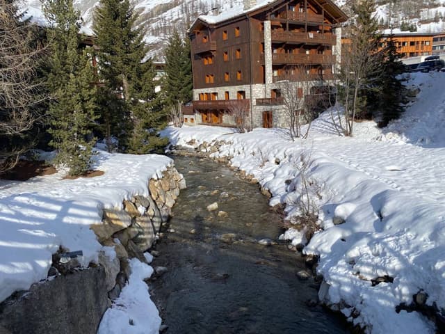 Photo 1 by Yannis N. (1/3/23)