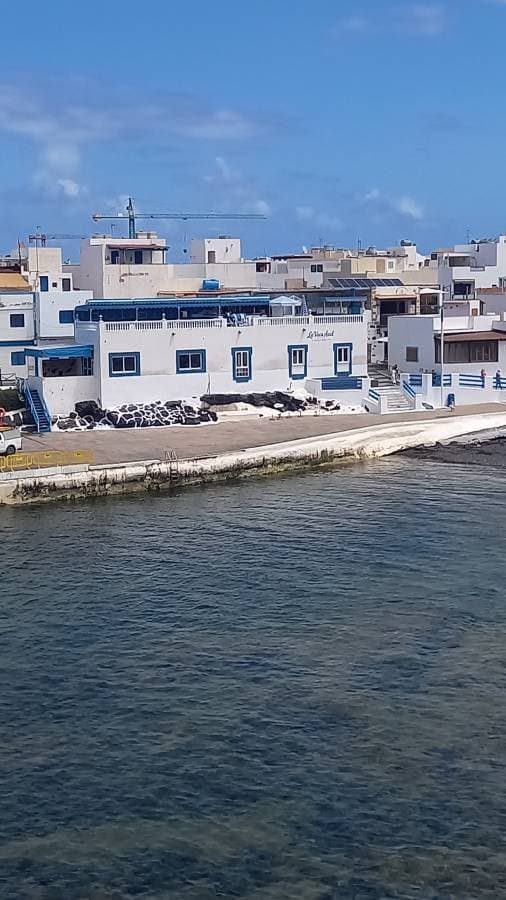 Photo 2 by Susan R. about hiring a Renault Megane in Fuerteventura (24/05/26)