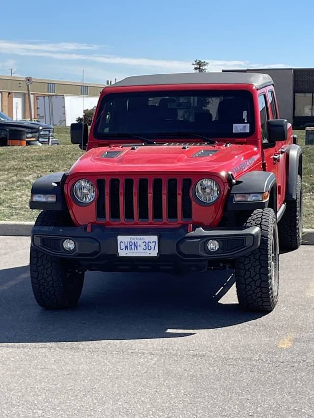 Photo by John L. about hiring a Nissan Rogue at Toronto Airport (30/09/22)