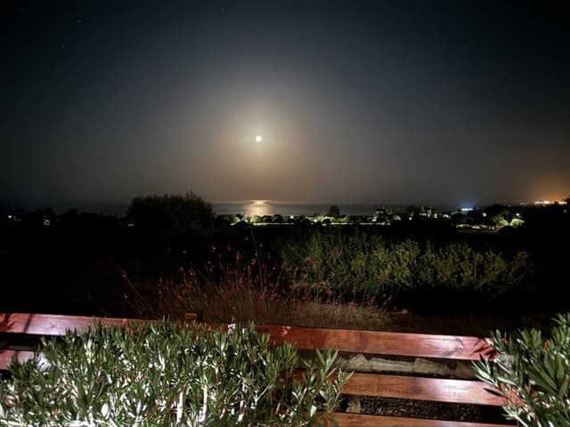 Photo 3 by Fadwa Salem A. about hiring a Volkswagen Up in Paphos (26.06.24)