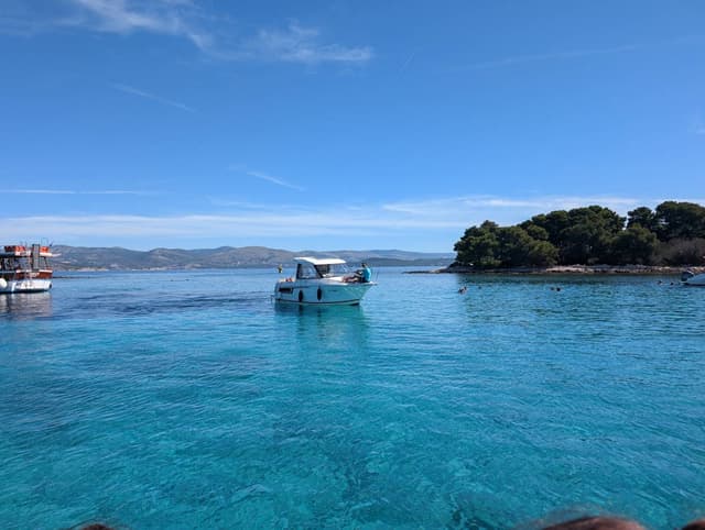 Photo 4 by Sarah S. about hiring a Opel Astra in Croatia (22/06/24)