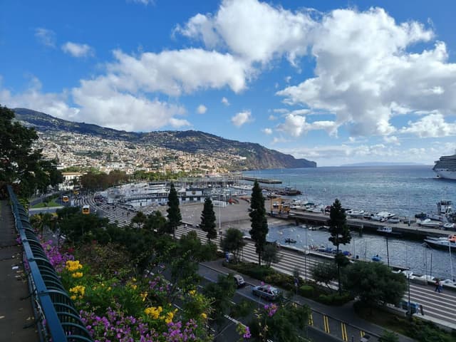 Photo 2 by Robert R. about hiring a Renault Clio at Madeira Airport (Funchal) (14/12/24)