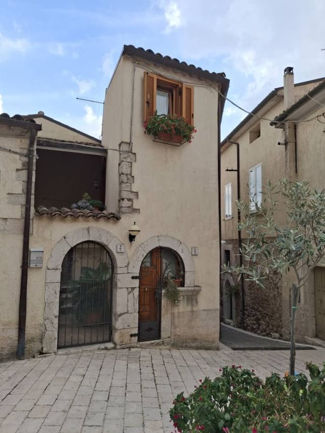 Photo 1 by Joanne H. about hiring a Fiat 500X in Naples (18/09/24)