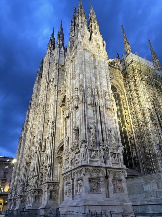 Photo 2 by Vilandas K. about hiring a Peugeot 308 in Milan (26/04/24)