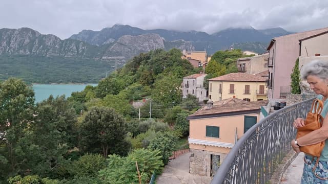 Photo 2 by Joanne H. about hiring a Fiat 500X in Naples (18/09/24)