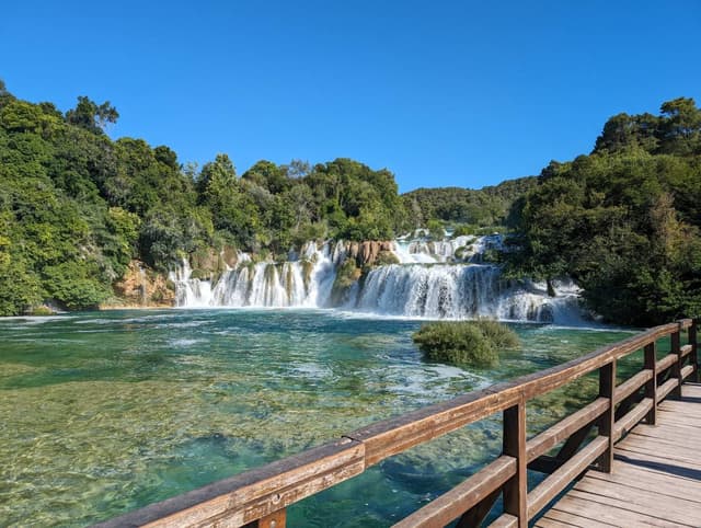 Photo 5 by Sarah S. about hiring a Opel Astra in Croatia (22/06/24)