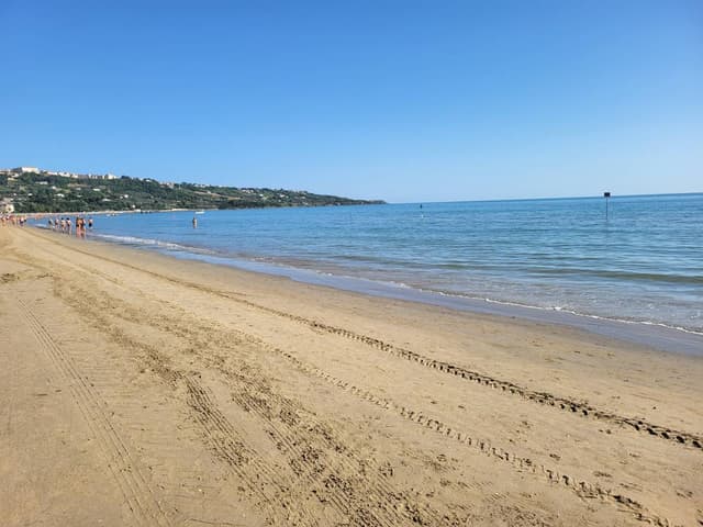 Photo 4 by Patrick C. about renting a Fiat 500 in Pescara (7/7/22)