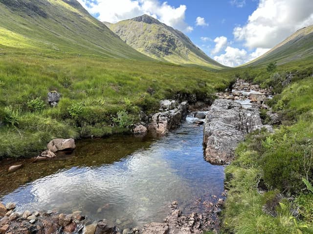 Photo 2 by Frederick B. about renting a Ford Fiesta in Glasgow (8/2/24)