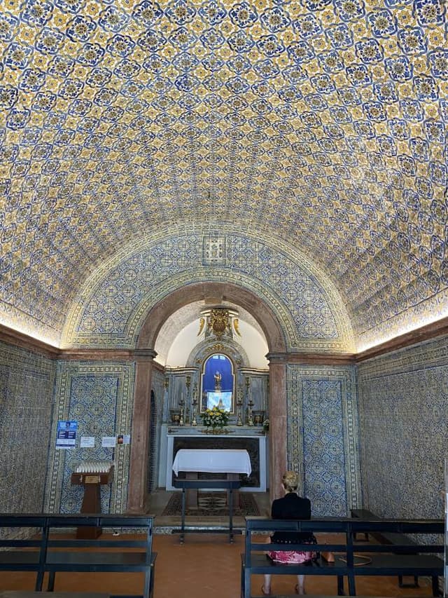 Photo 2 by Andrew V. about hiring a Seat Arona in Lisbon (04/08/24)