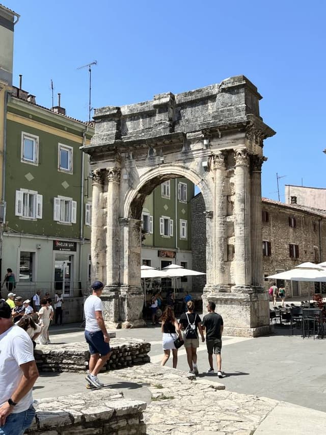 Photo 4 by James B. about hiring a Peugeot 308 at Pula Airport (08/07/24)