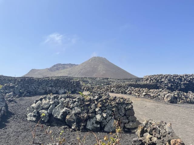 Photo 4 by Jonathan C. about hiring a Toyota Corolla in Lanzarote (06.08.24)