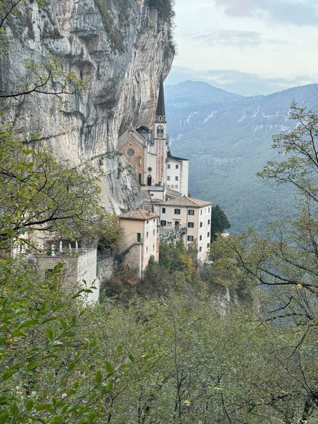 Photo by Audrius V. about hiring a Skoda Karoq in Bergamo (18/12/24)