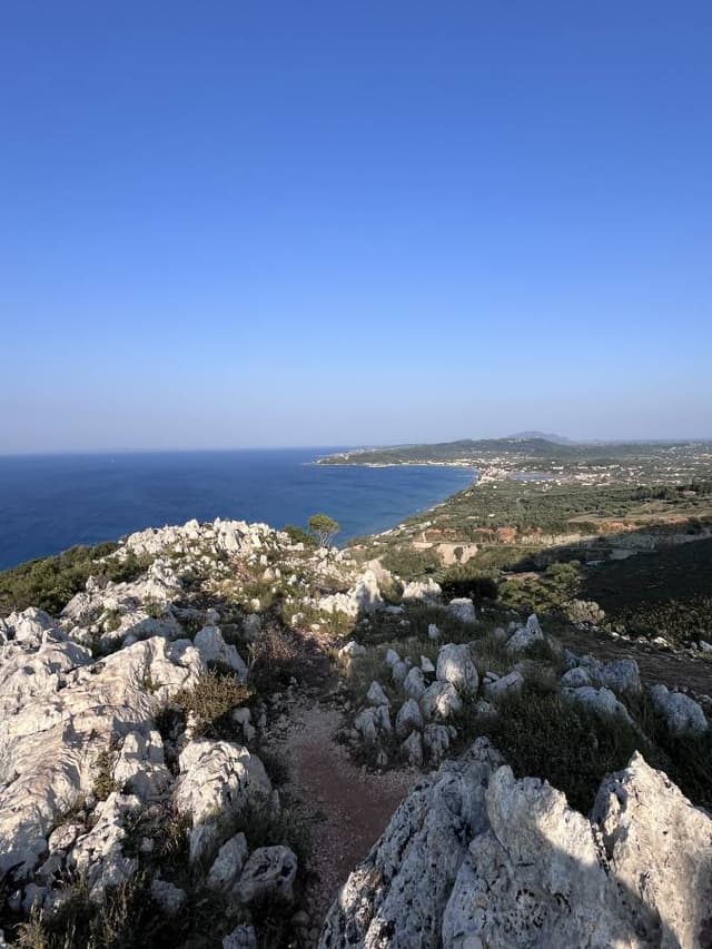 Photo 5 by Nigel H. about hiring a Hyundai i10 in Greece (27/06/25)