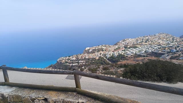 Photo 4 by Vladimiras U. about renting a Citroen C3 in Alicante (6/14/24)