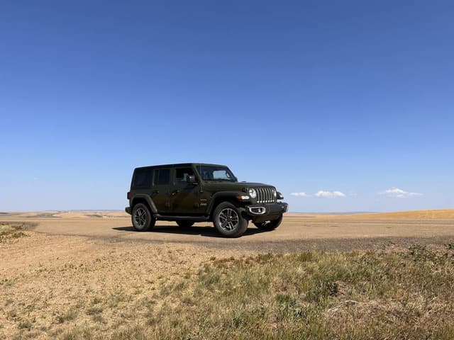 Photo by Han-Chieh K. about renting a Jeep Wrangler in Calgary (9/1/23)