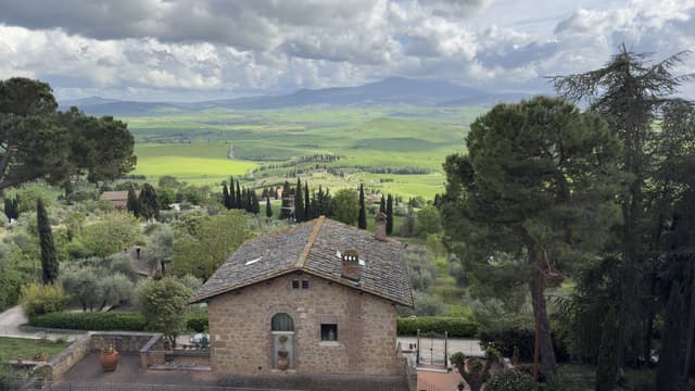Photo 2 by Antony R. about hiring a Jeep Renegade in Pisa (04/05/24)