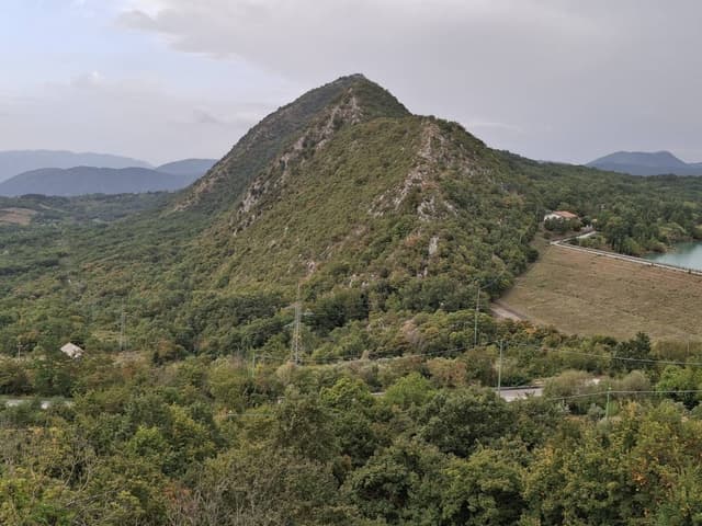 Photo 4 by Joanne H. about hiring a Fiat 500X in Naples (18/09/24)