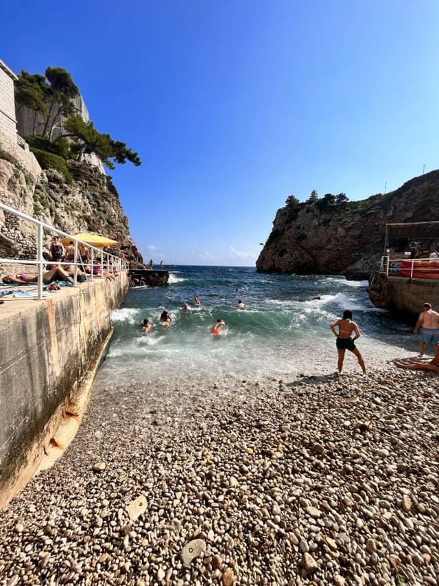 Photo 3 by Gavin W. about hiring a Volkswagen Golf in Dubrovnik (13/08/23)