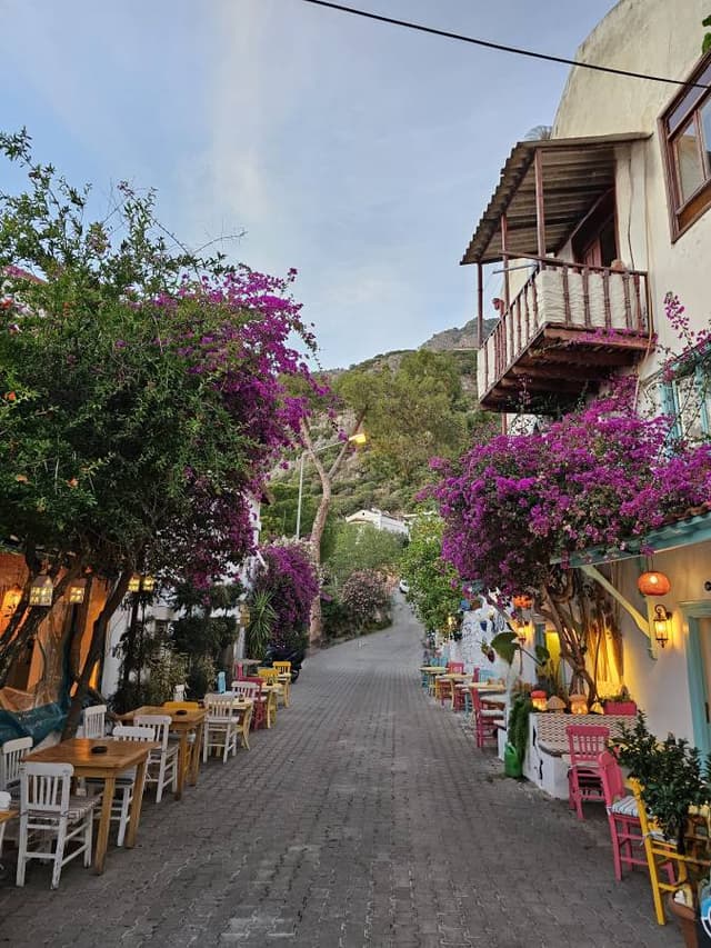 Photo 6 by Saad A. about renting a Dacia Jogger 5+2 in Antalya (5/1/24)