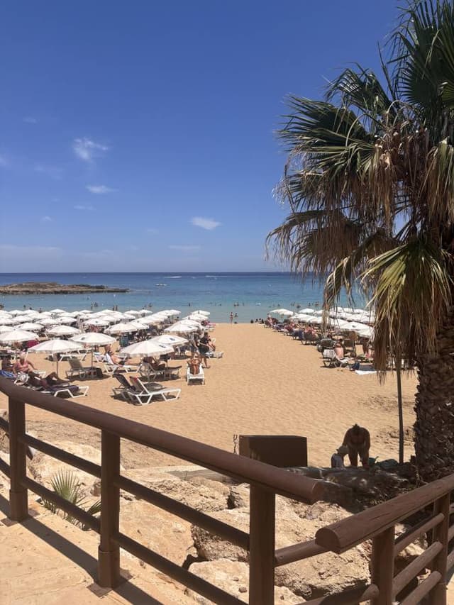 Photo 5 by Victoria R. about hiring a Toyota Auris in Cyprus (22/05/25)