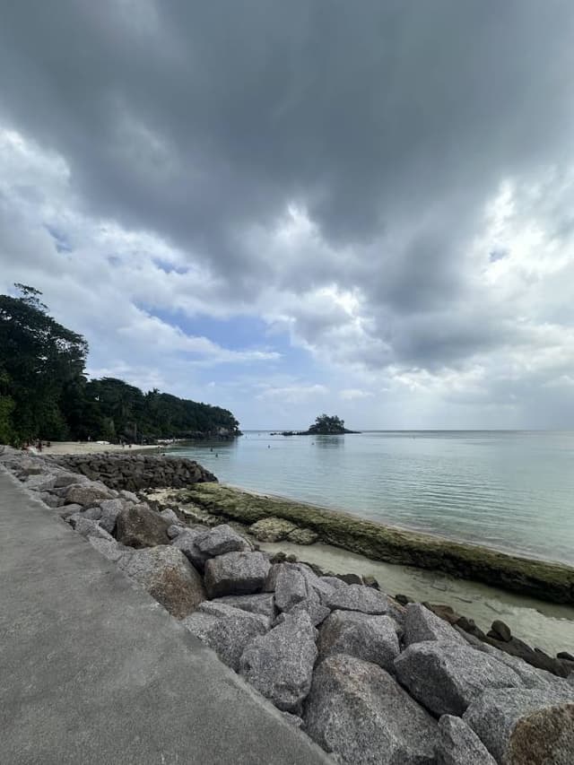 Photo 4 by Lee-Anne H. about renting a Suzuki Ertiga in the Seychelles (1/8/25)