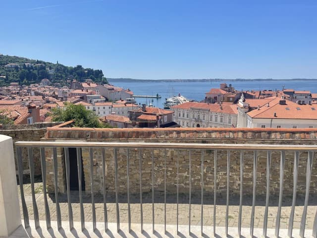 Photo 5 by Laurence M. about hiring a Volkswagen Golf in Venice (10/06/25)