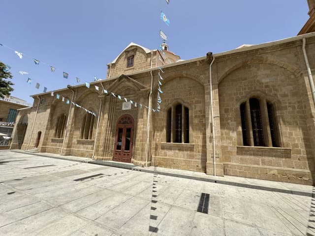 Photo 11 by Fadwa Salem A. about hiring a Volkswagen Up in Paphos (26.06.24)