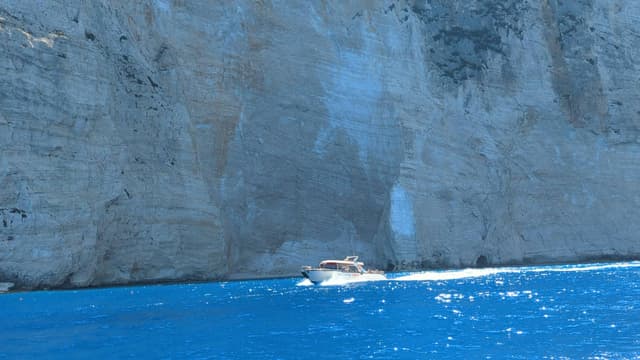 Photo 1 by Dragos C. about hiring a Nissan Pulsar in Zakynthos (02.08.24)