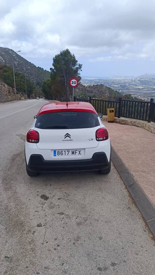 Photo 5 by Vladimiras U. about renting a Citroen C3 in Alicante (6/14/24)