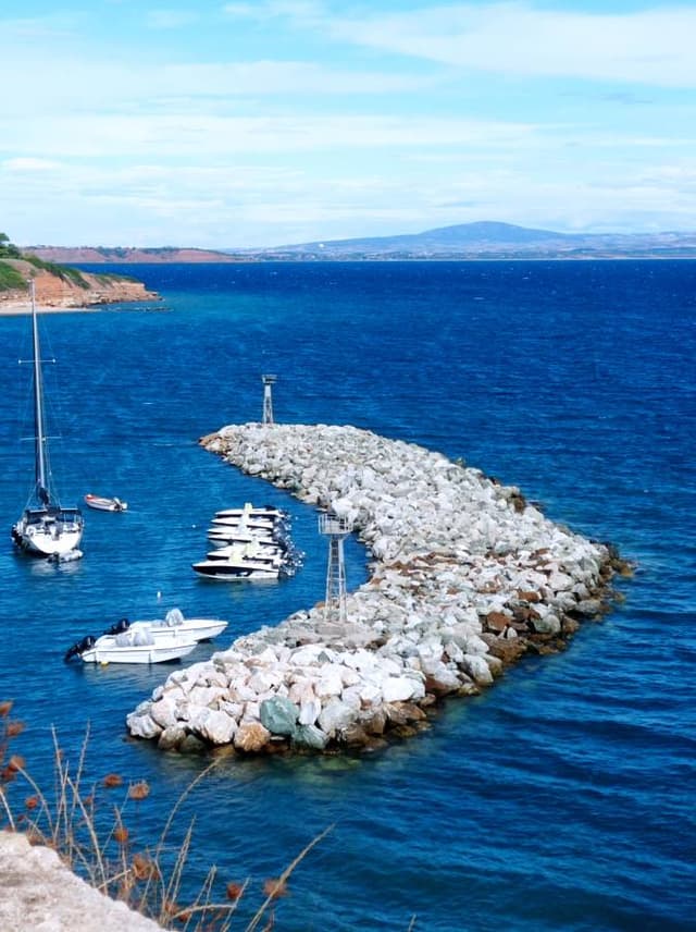 Photo 3 by Tivadar R. about renting a Renault Clio in Thessaloniki (9/14/24)