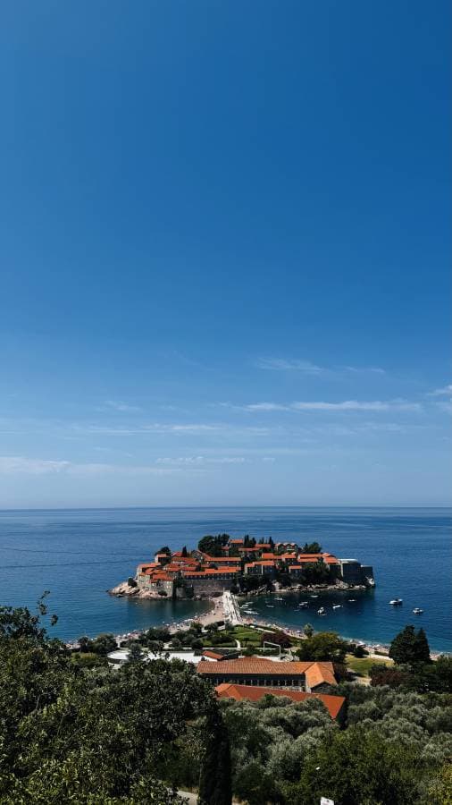 Photo 6 by Karol Jaimon J. about renting a Hyundai i20 at Podgorica Airport (7/21/25)