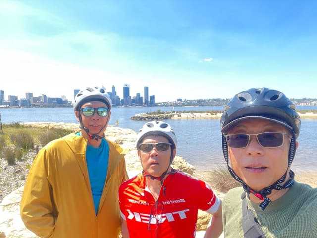 Photo 6 by Kah Keong Y. (10/17/25)