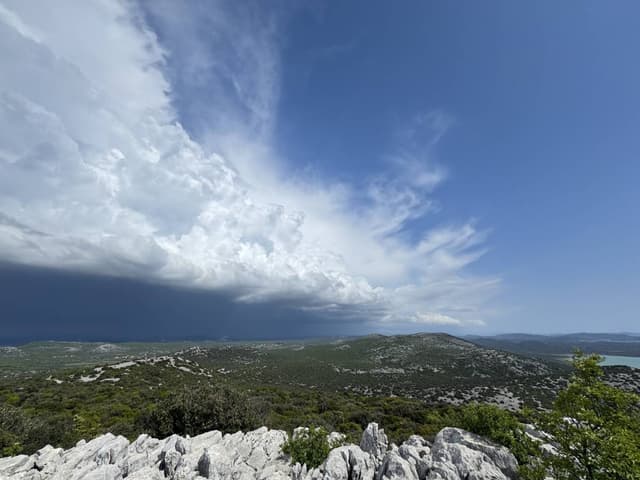 Photo 9 by P. B. about renting a Peugeot 2008 in Croatia (5/9/25)