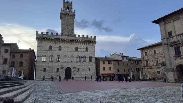 Photo 4 by Antony R. about hiring a Jeep Renegade in Pisa (04/05/24)