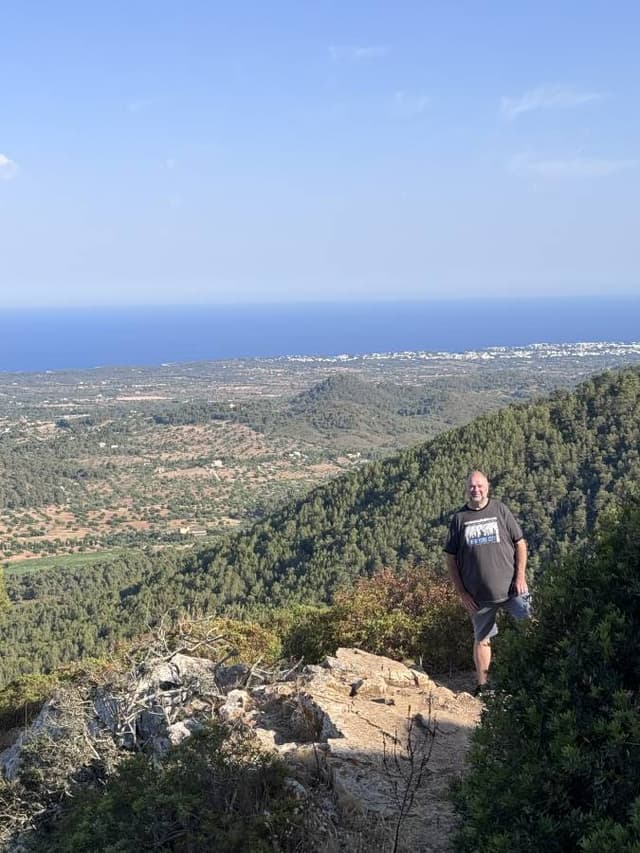Photo 3 by Stephen S. about hiring a SEAT Arona in Majorca (21/07/26)
